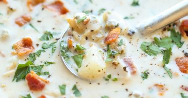 Easy Creamy Clam Chowder