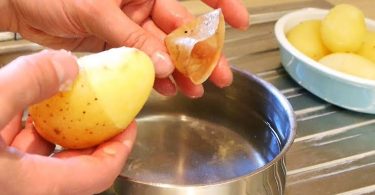 How to Peel the Skin off A Boiled Potato in Seconds