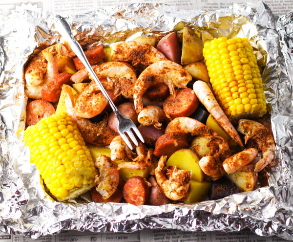 tasteandcraze.com-Shrimp Boil Foil Packets are packed with shrimp