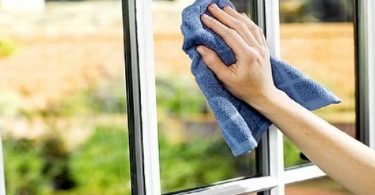 EASY TRICKS TO HAVE SPOTLESS WINDOWS FOR MONTHS