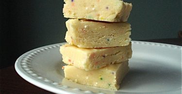 Cake batter fudge - A 10 minute recipe